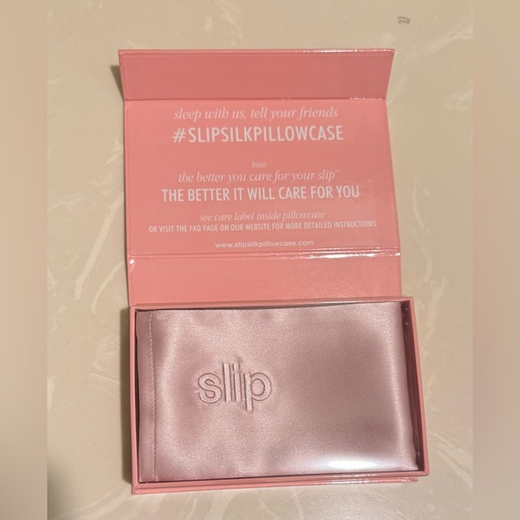 Slip Pure Silk pillowcase in pink - Picture 6 of 6